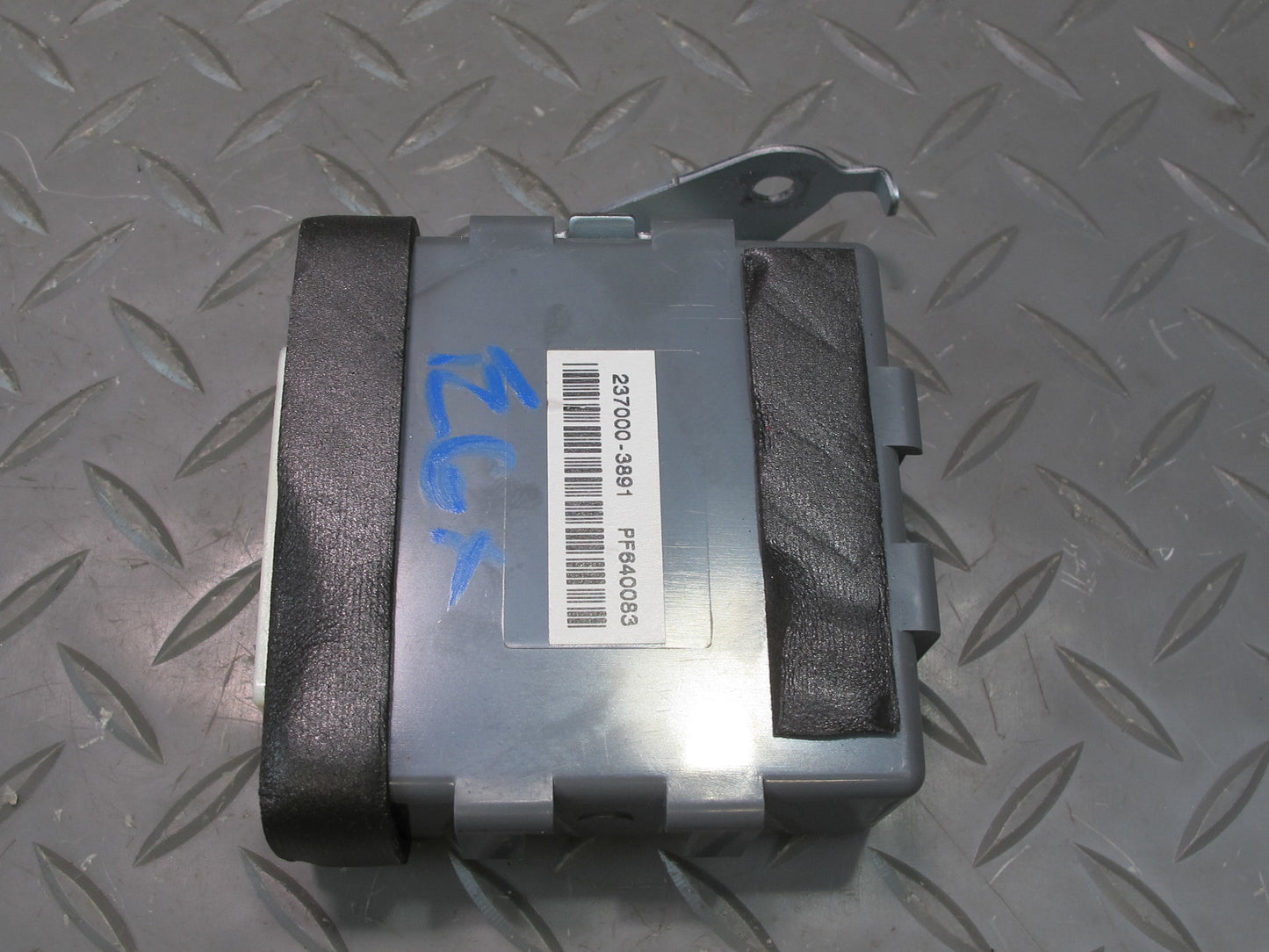 2006-2009 Lexus UZJ120L GX470 Theft Warning Control Module 89730-60061