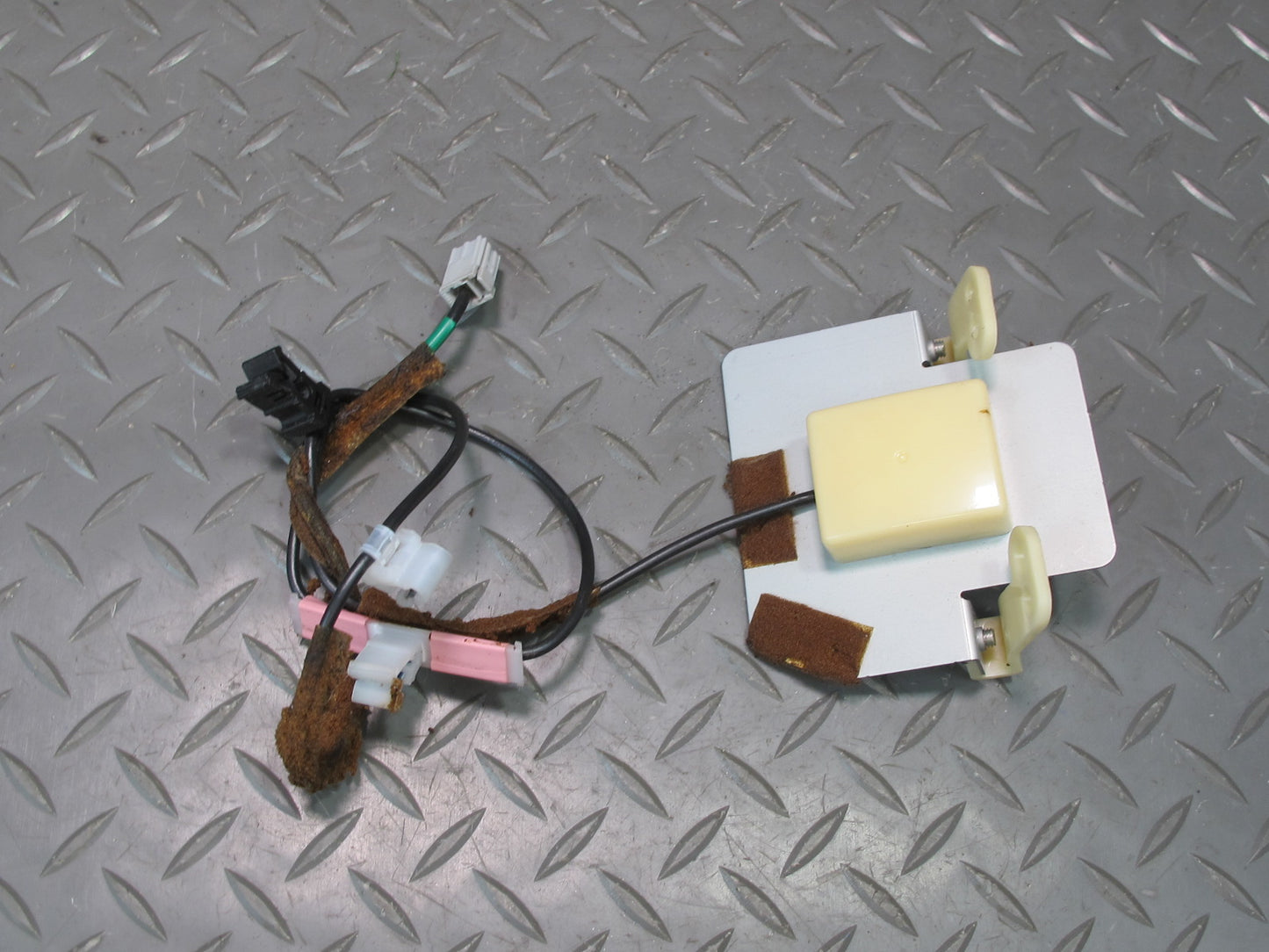 2007-2009 Lexus UZJ120L GX470 GPS Navigation Antenna 86860-60100