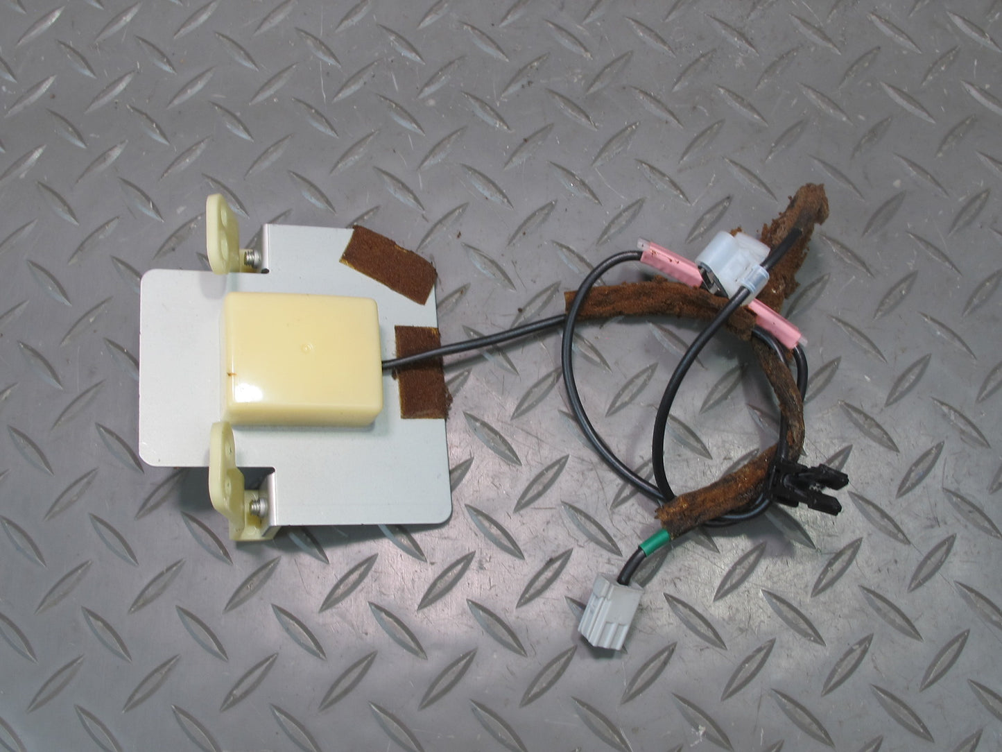 2007-2009 Lexus UZJ120L GX470 GPS Navigation Antenna 86860-60100