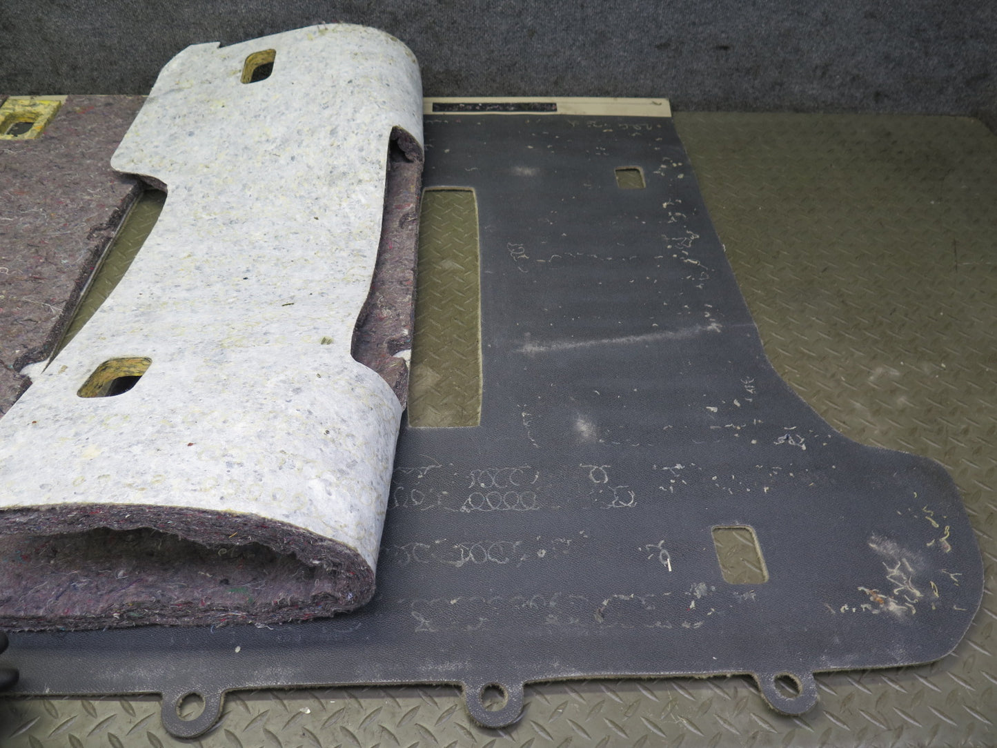 2003-2007 Lexus UZJ120L GX470 Rear Trunk Floor Carpet MAT Cover Base Panel