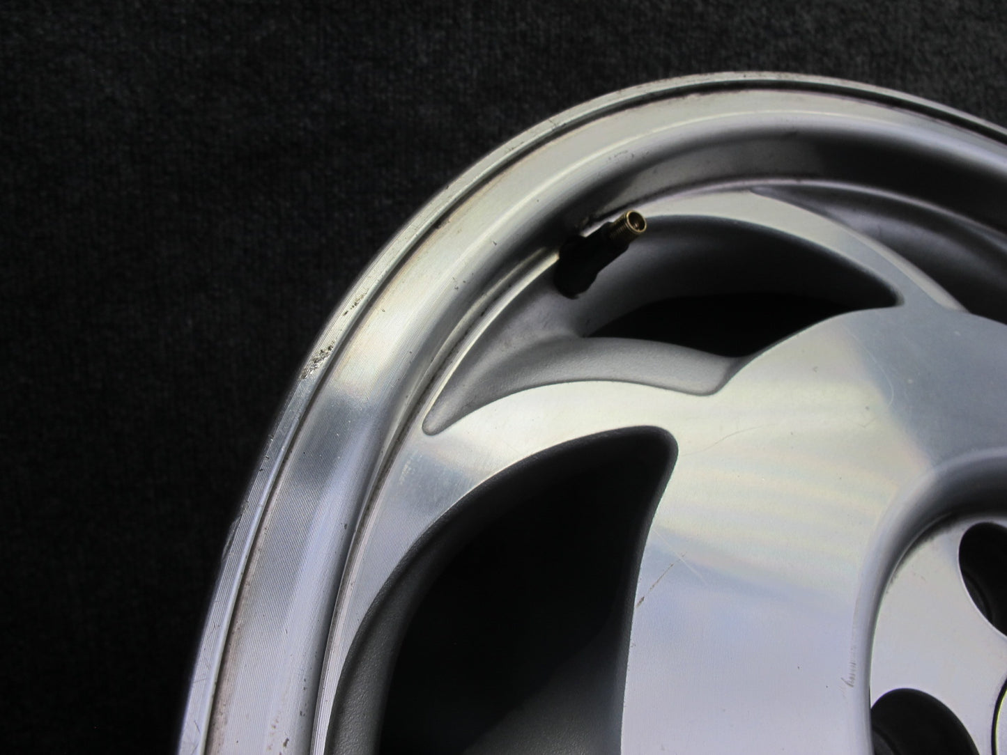 93-96 Chevrolet Corvette C4 Set of 4 17" R17 Wheel Rim 17x9.5J 17X8.5J ET56 OEM