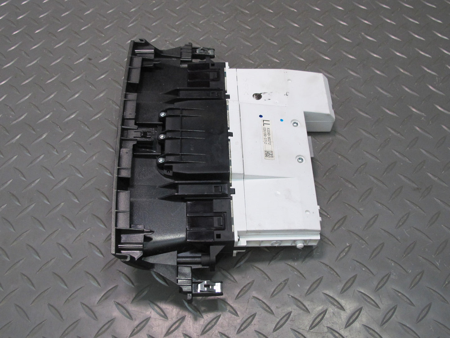 2003-2009 Lexus UZJ120L GX470 Dash Information Screen Display 83290-60272