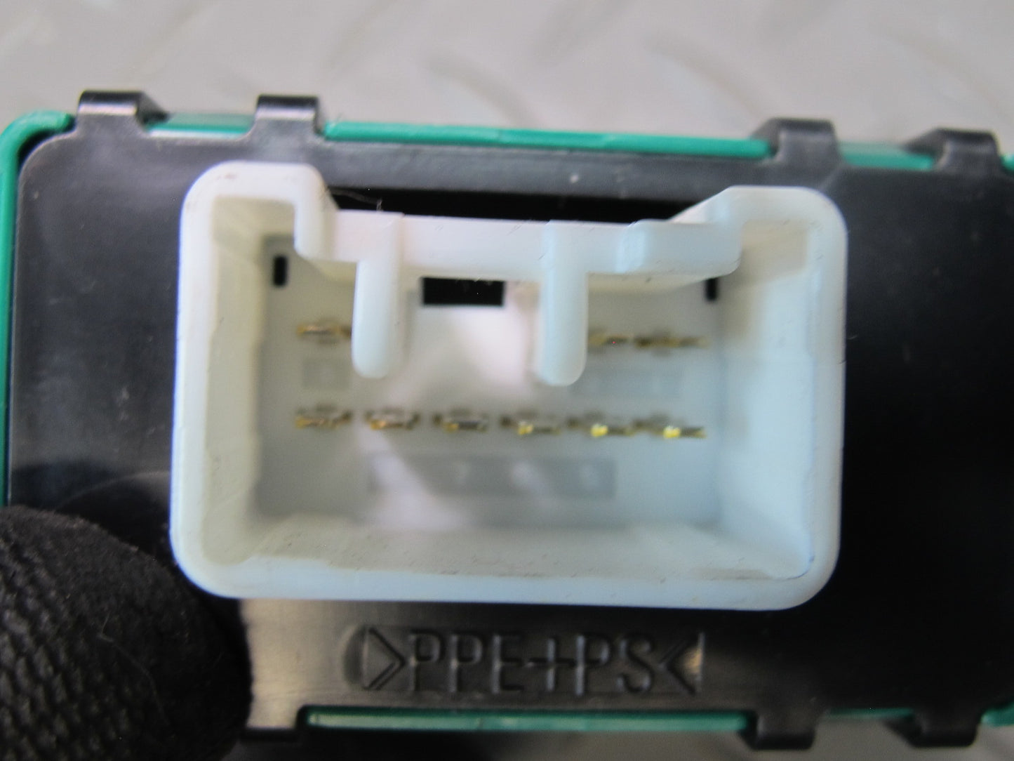 2003-2009 Lexus UZJ120L GX470 Towing Converter Relay Control Module