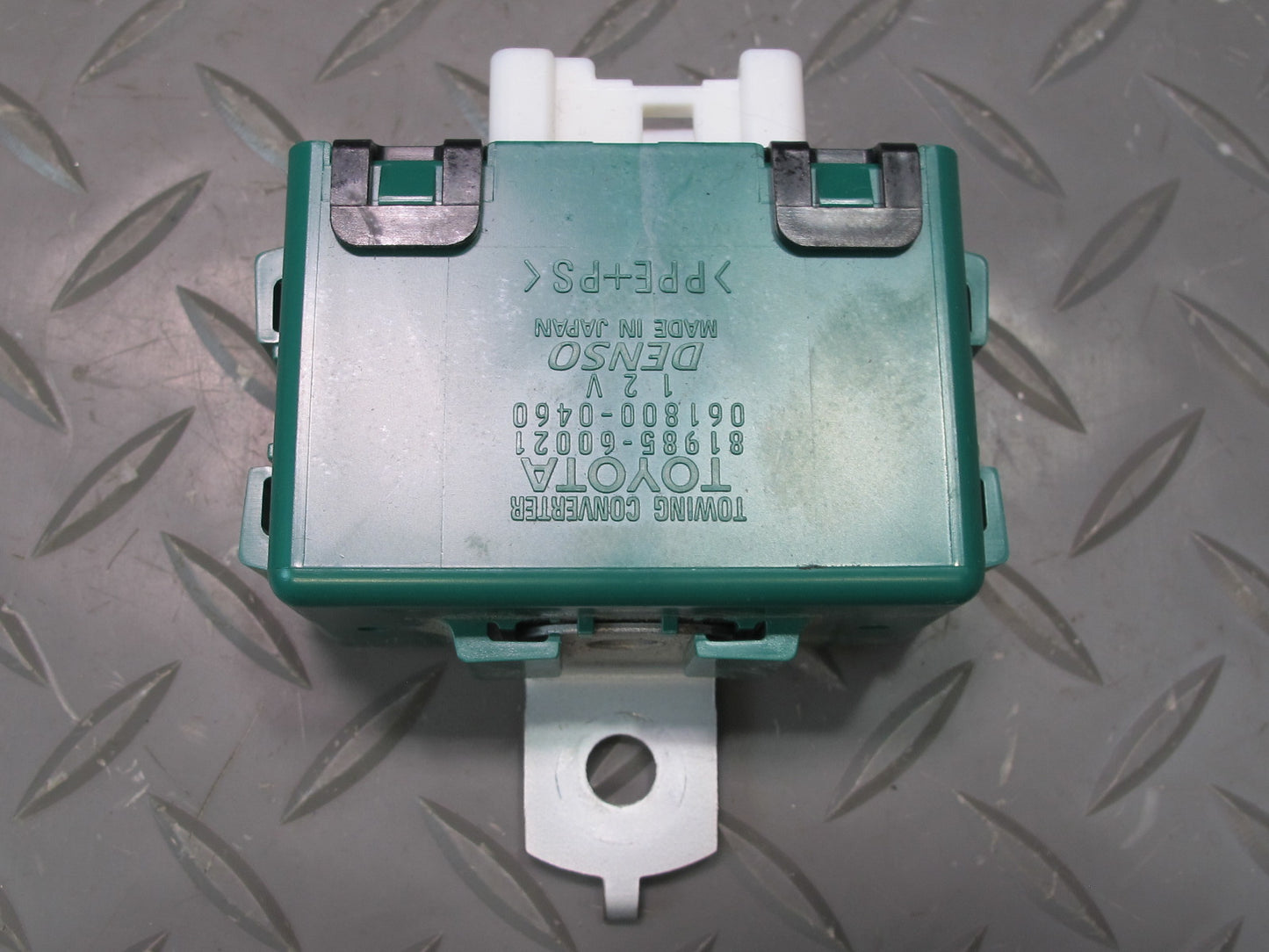 2003-2009 Lexus UZJ120L GX470 Towing Converter Relay Control Module