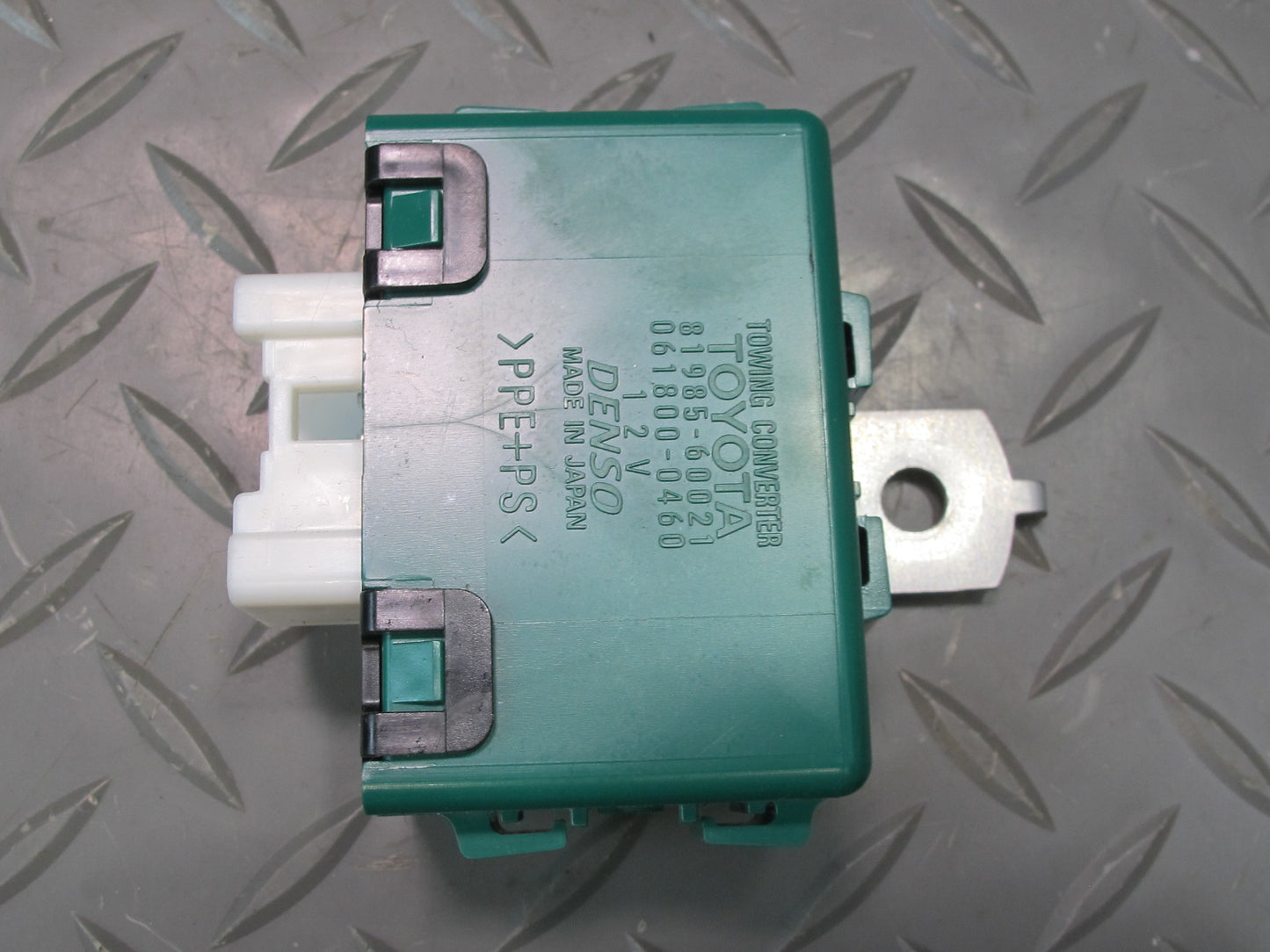 2003-2009 Lexus UZJ120L GX470 Towing Converter Relay Control Module