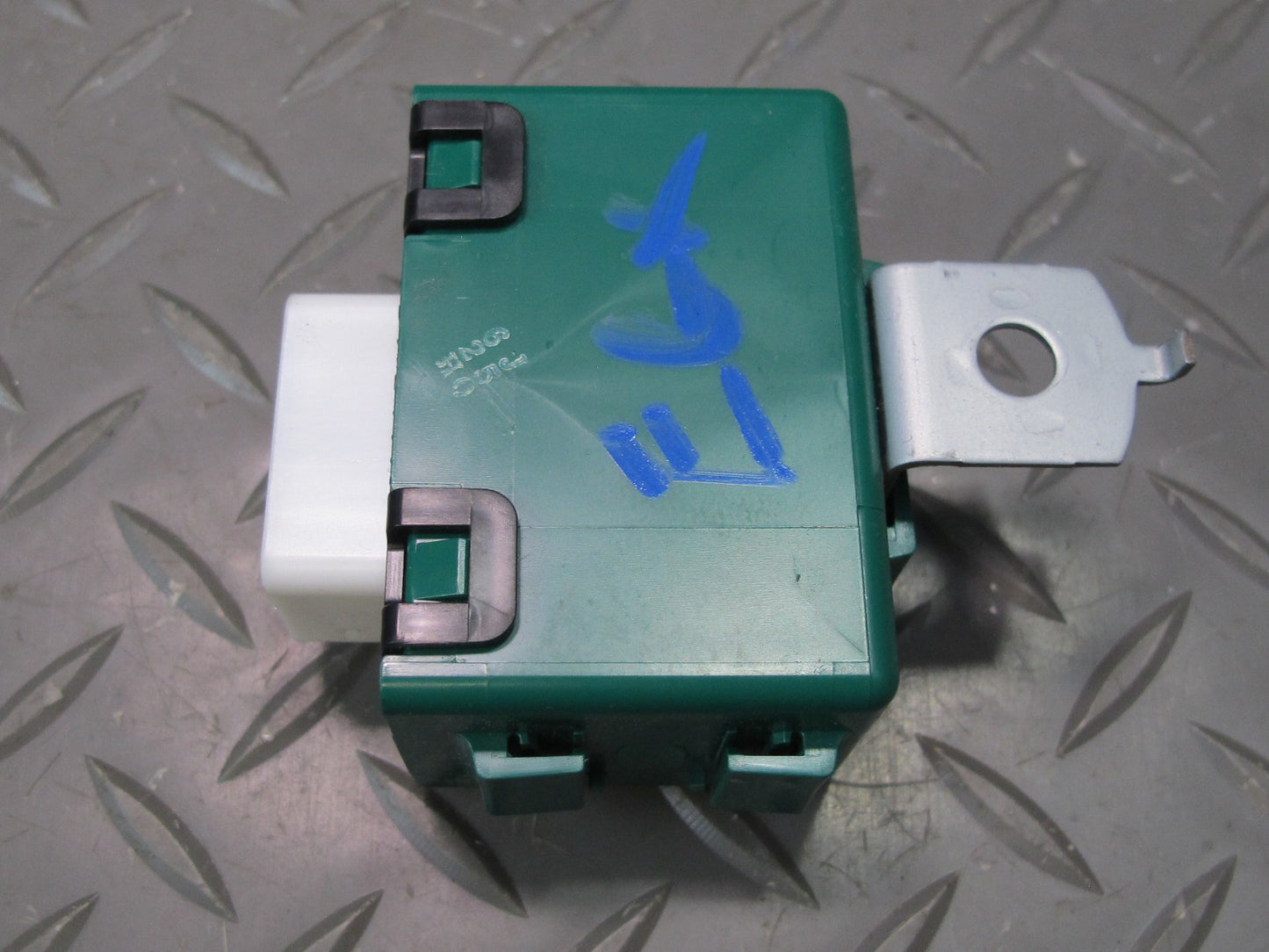 2003-2009 Lexus UZJ120L GX470 Towing Converter Relay Control Module