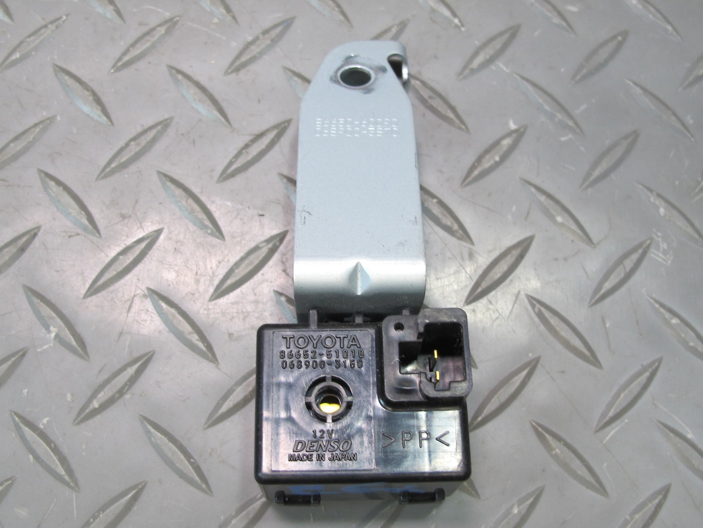 2003-2009 Lexus UZJ120L GX470 Buzzer Skid Control Module w Bracket 86652-51010