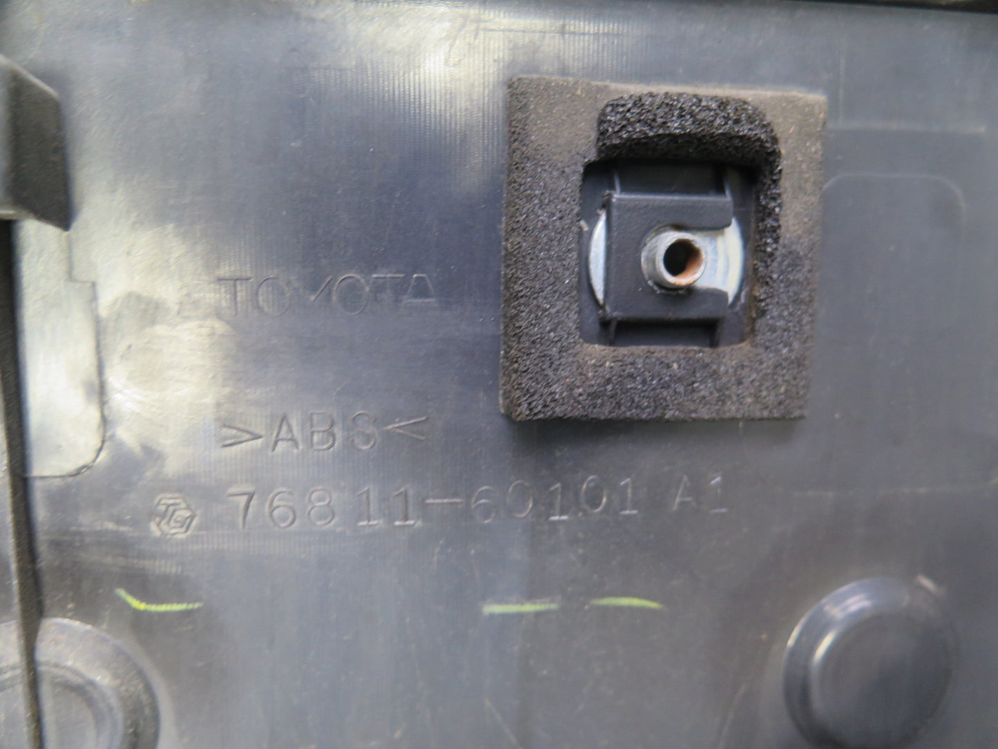 2003-2009 Lexus UZJ120L GX470 Rear Trunk Tailgate License Plate Trim Molding