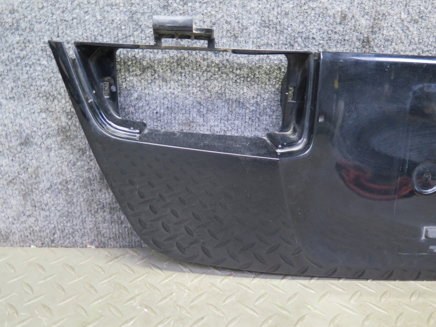 2003-2009 Lexus UZJ120L GX470 Rear Trunk Tailgate License Plate Trim Molding