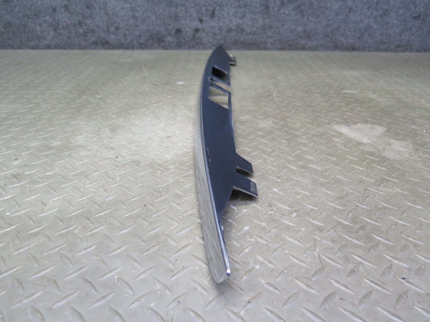 2003-2009 Lexus UZJ120L GX470 Rear Tailgate Finish Trim Molding 75132-60080