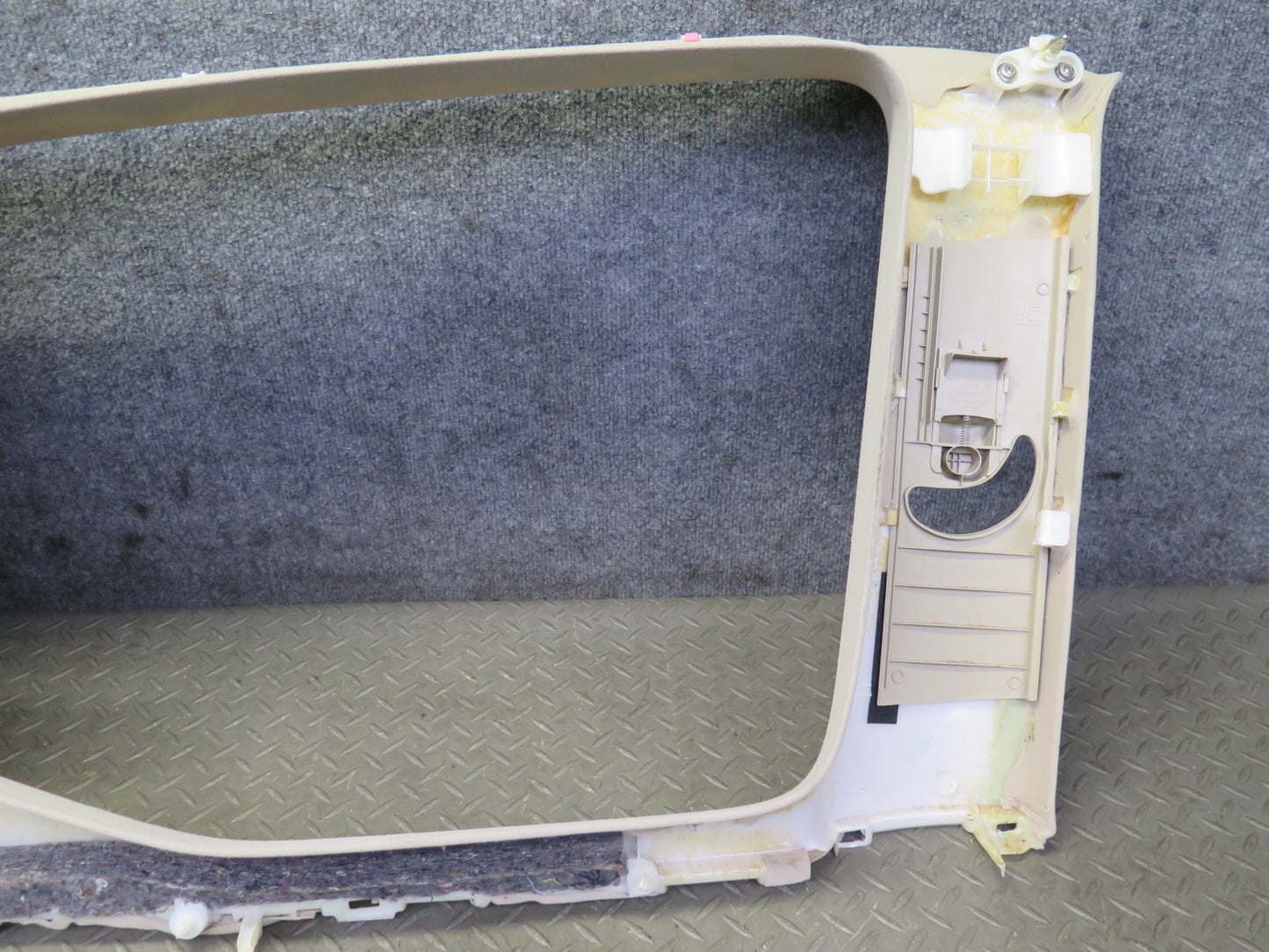 03-09 Lexus UZJ120L GX470 Rear Left & Right Side Upper Pillar Quarter Trim Set