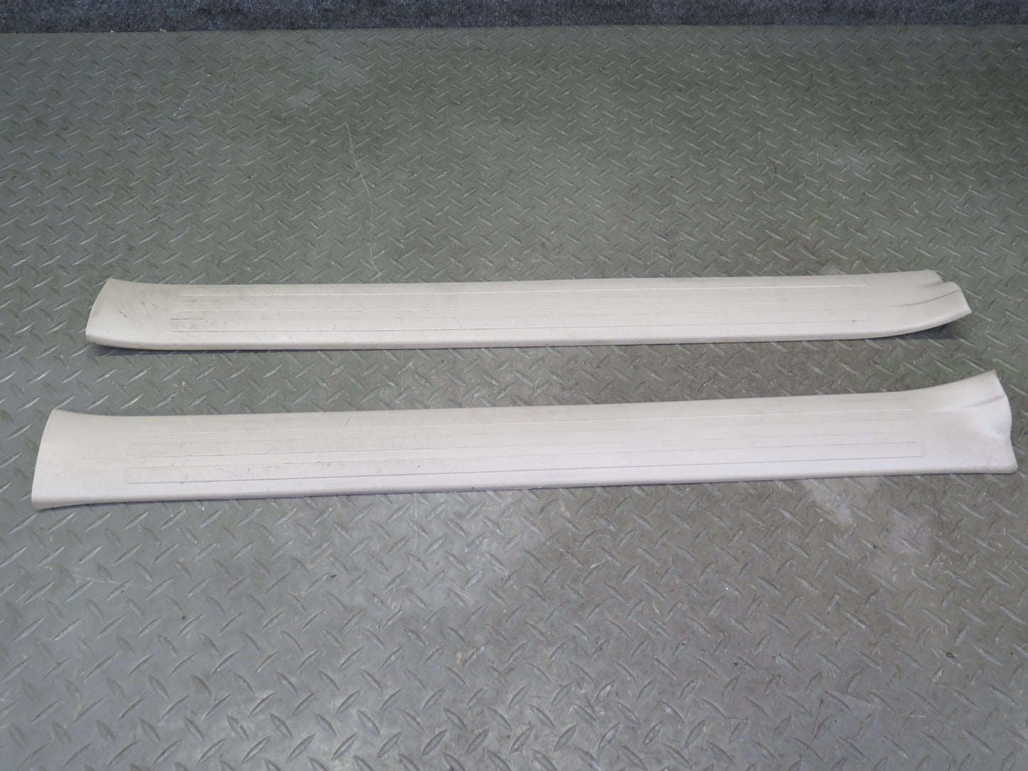 2006-2009 Lexus UZJ120L GX470 Front Left & Right Door Sill Scuff Plate Trim Set