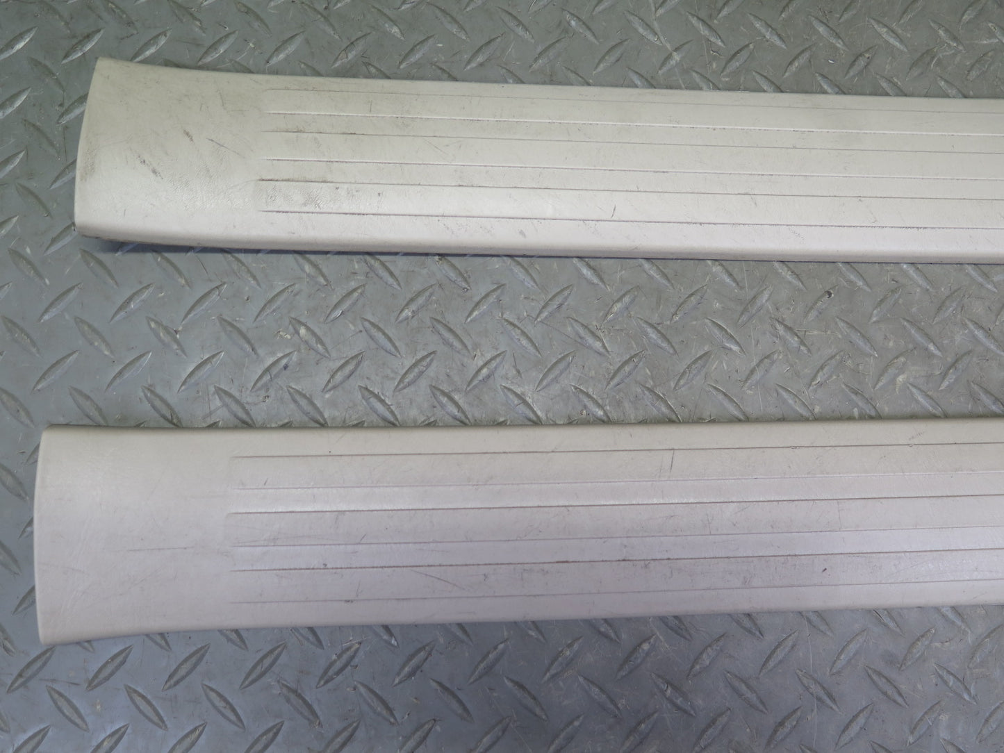 2006-2009 Lexus UZJ120L GX470 Front Left & Right Door Sill Scuff Plate Trim Set