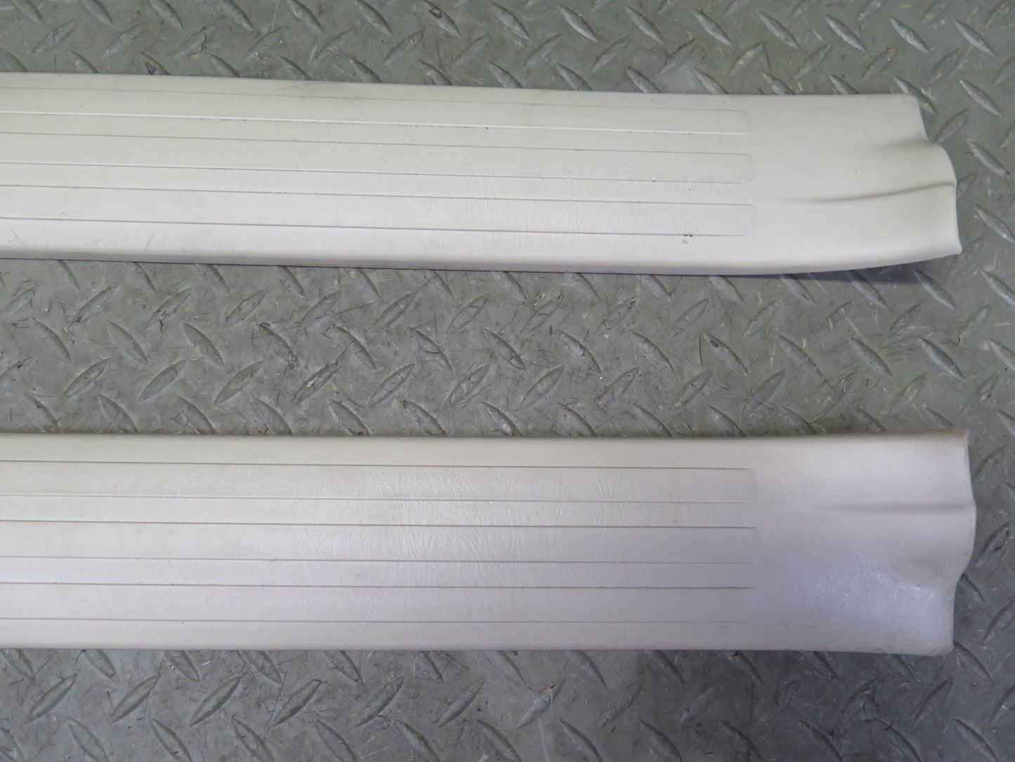 2006-2009 Lexus UZJ120L GX470 Front Left & Right Door Sill Scuff Plate Trim Set