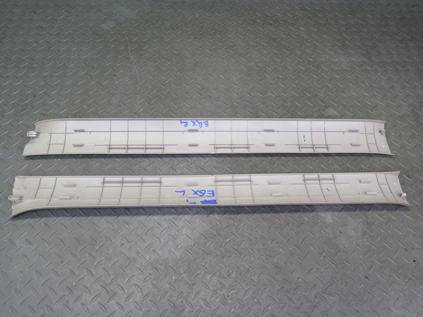 2006-2009 Lexus UZJ120L GX470 Front Left & Right Door Sill Scuff Plate Trim Set