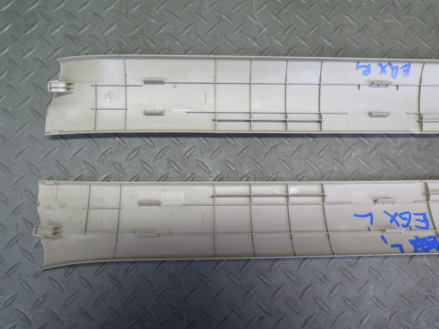 2006-2009 Lexus UZJ120L GX470 Front Left & Right Door Sill Scuff Plate Trim Set