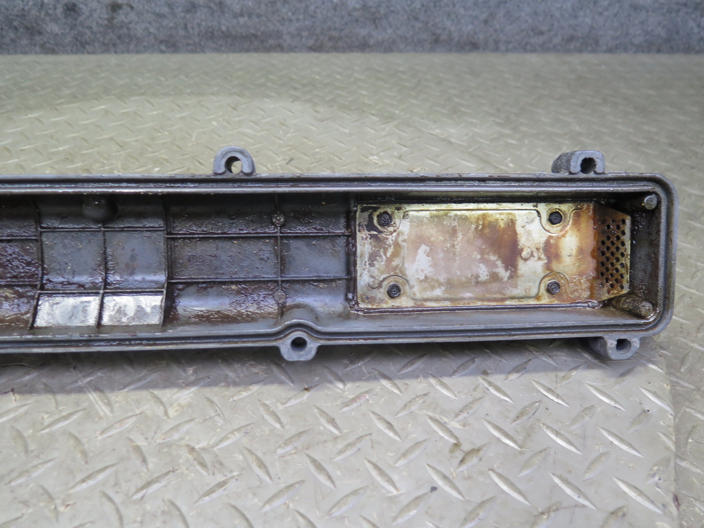 98-00 Lexus SC300 3.0L 2JZGE Set of 2 Engine Cylinder Head Valve Cover OEM