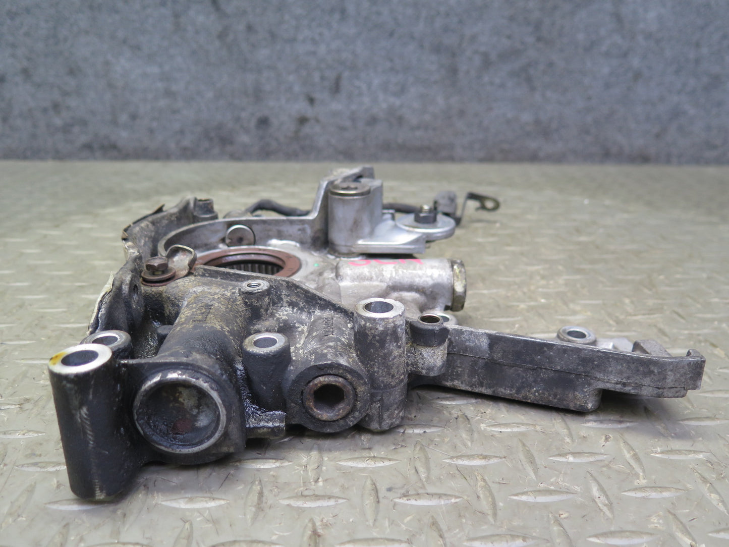 96-00 Lexus GS300 SC300 3.0L 2JZGE Engine Oil Pump w Housing OEM