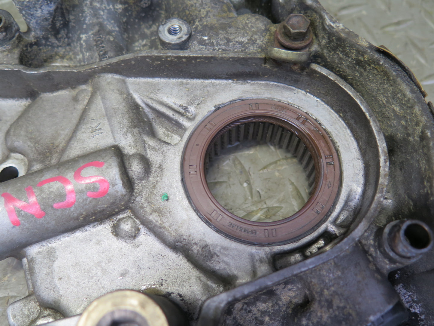 96-00 Lexus GS300 SC300 3.0L 2JZGE Engine Oil Pump w Housing OEM