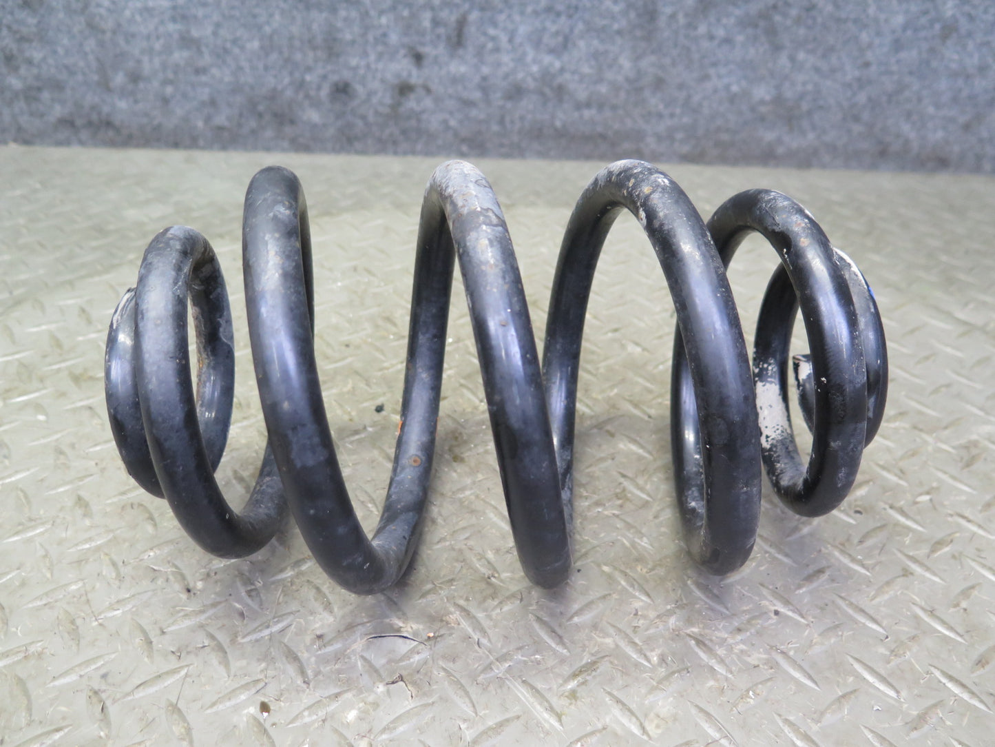 99-03 VW Eurovan T4 Set of 2 Rear Left & Right Coil Spring OEM