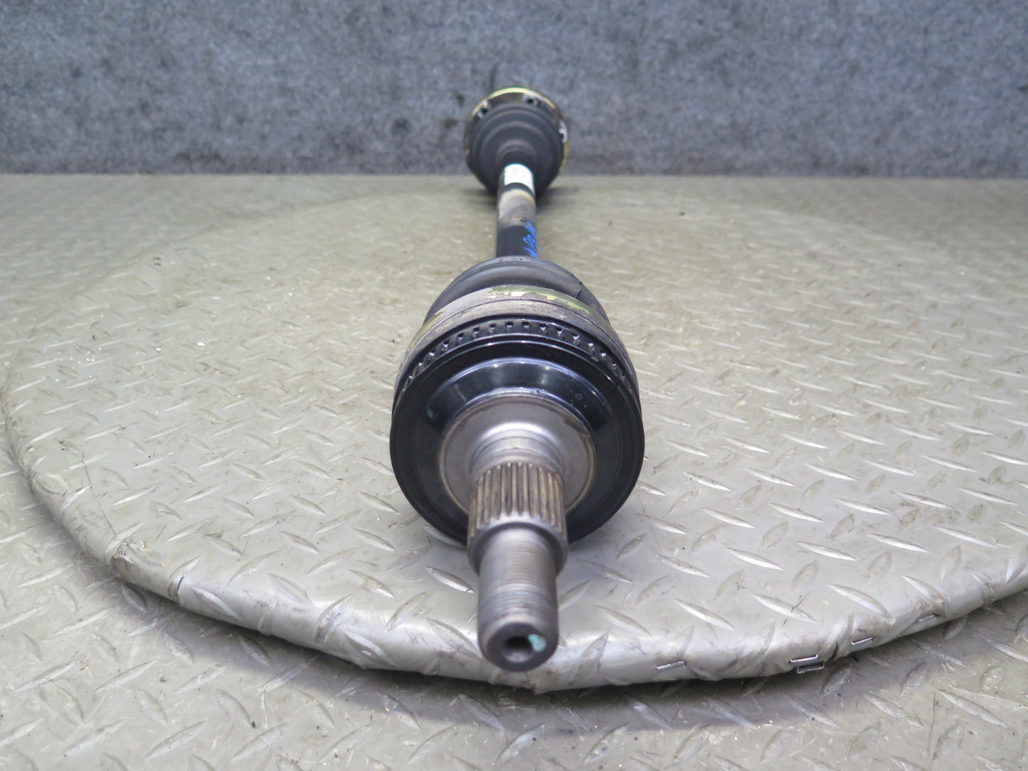 1997-2002 Porsche Boxster 986 RWD M/T Rear Right Axle Shaft 98633202403