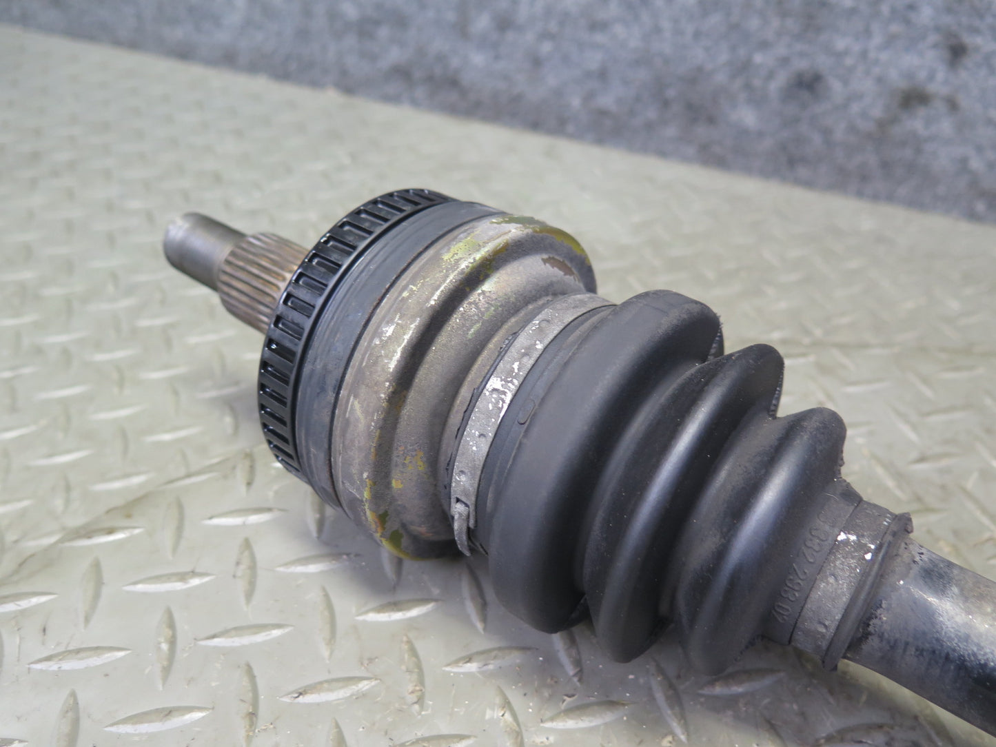 1997-2002 Porsche Boxster 986 RWD M/T Rear Right Axle Shaft 98633202403