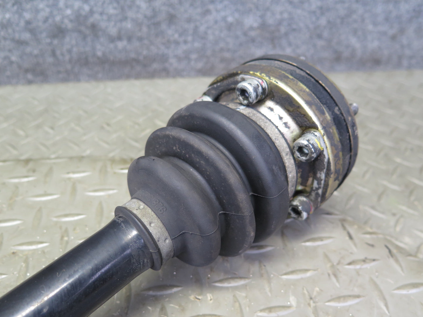 1997-2002 Porsche Boxster 986 RWD M/T Rear Right Axle Shaft 98633202403