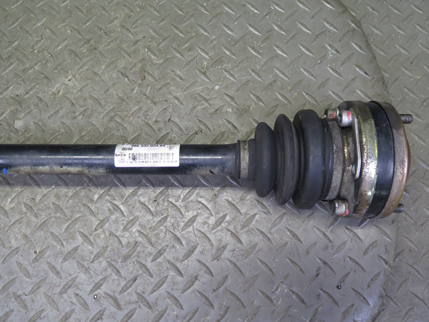 1997-2002 Porsche Boxster 986 RWD M/T Rear Left Axle Shaft 98633202404