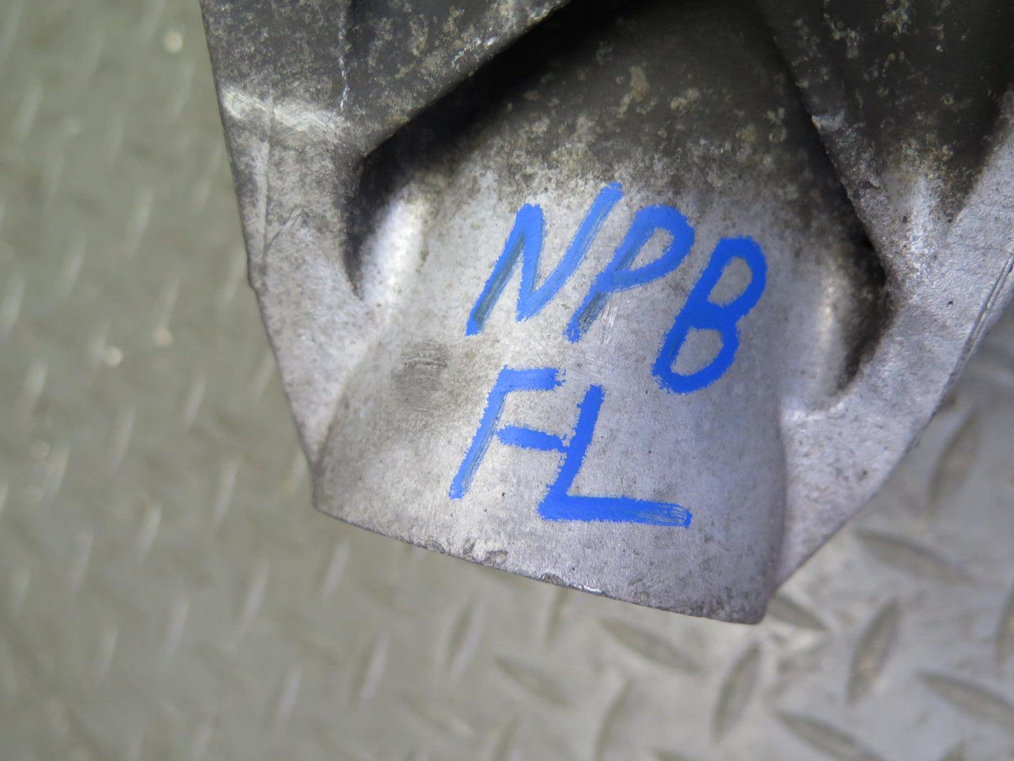 1997-2004 Porsche Boxster 986 Front Left Spindle Knuckle Wheel Hub Bearing