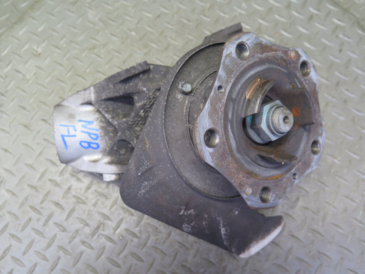 1997-2004 Porsche Boxster 986 Front Left Spindle Knuckle Wheel Hub Bearing