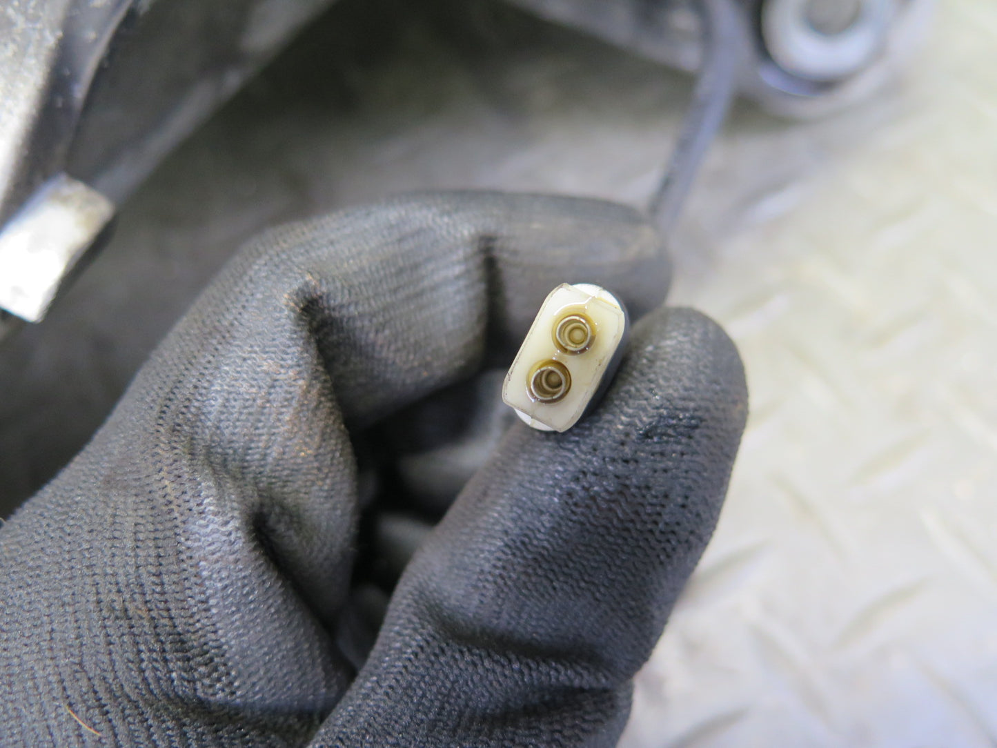 1997-2004 Porsche Boxster 986 Front Left Spindle Knuckle Wheel Hub Bearing