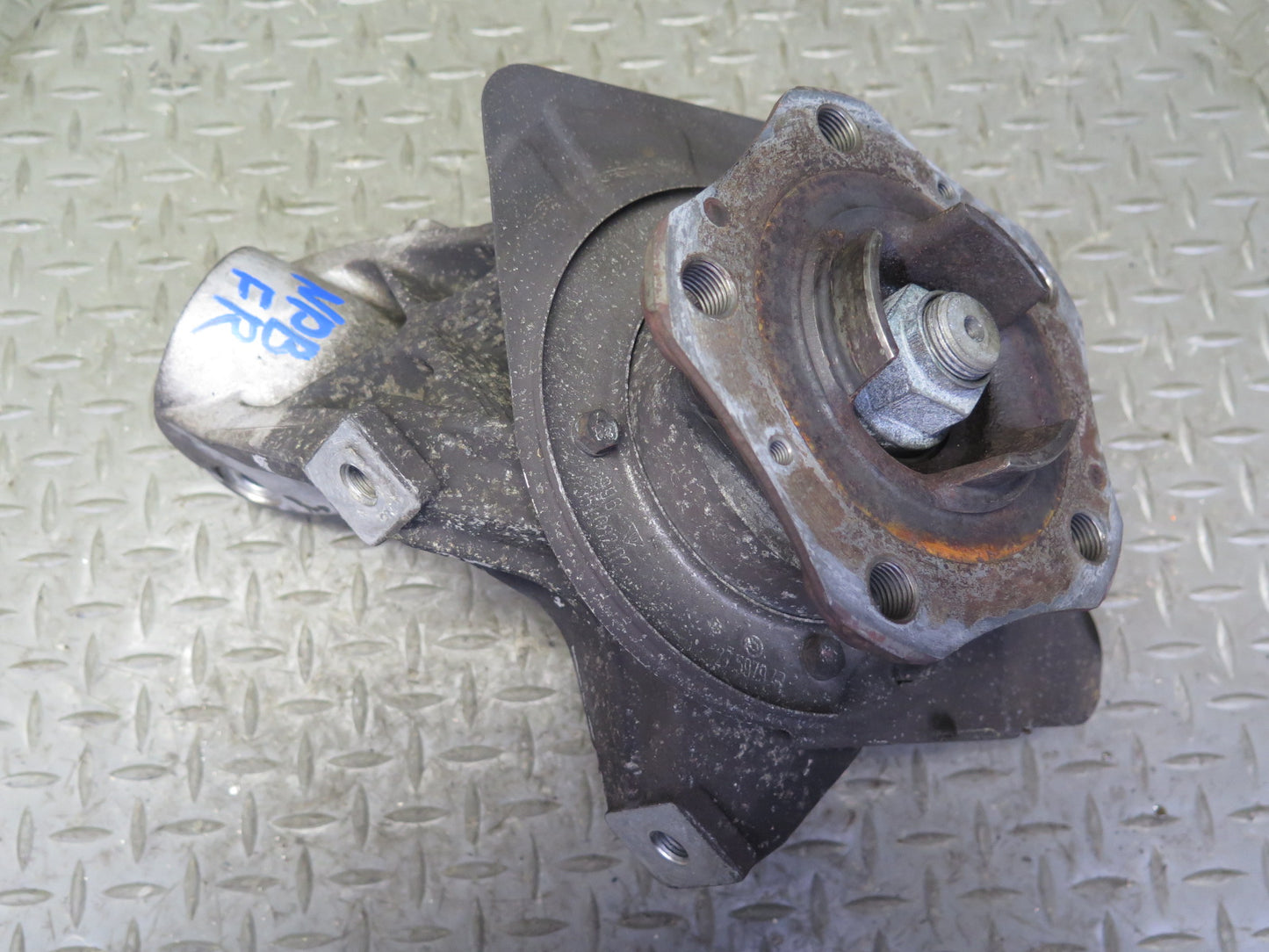 1997-2004 Porsche Boxster 986 Front Right Spindle Knuckle Wheel Hub Bearing