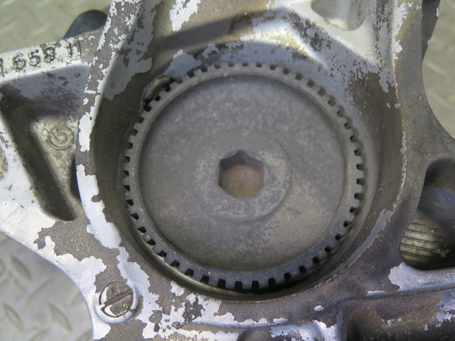 1997-2004 Porsche Boxster 986 Front Right Spindle Knuckle Wheel Hub Bearing