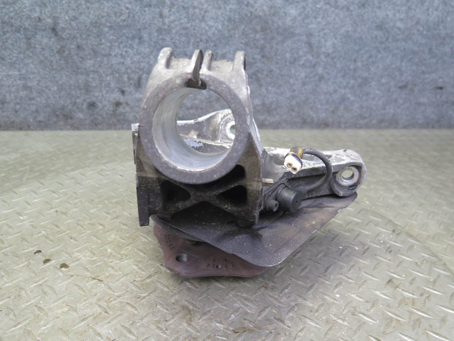 1997-2004 Porsche Boxster 986 Front Right Spindle Knuckle Wheel Hub Bearing