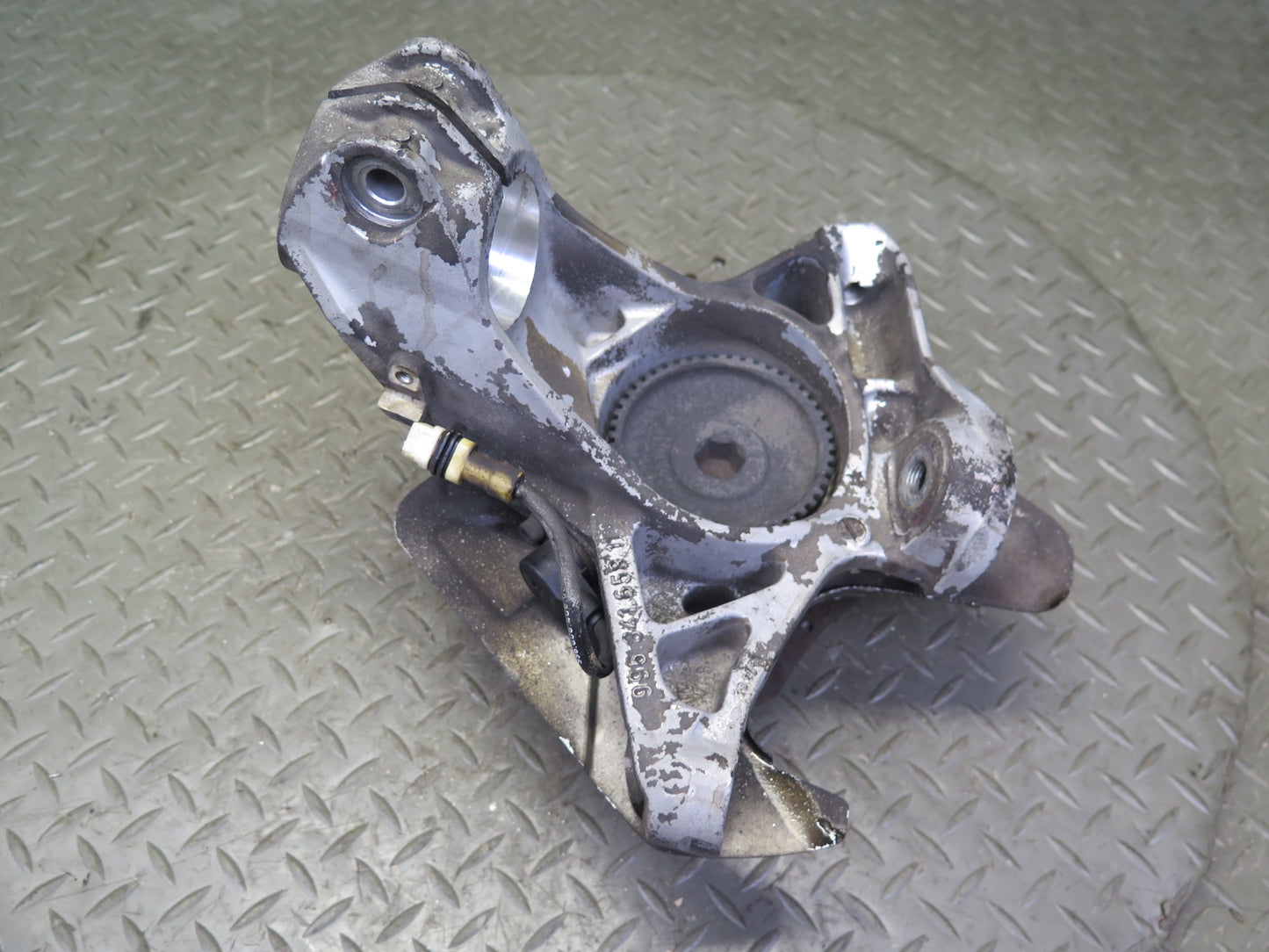 1997-2004 Porsche Boxster 986 Front Right Spindle Knuckle Wheel Hub Bearing