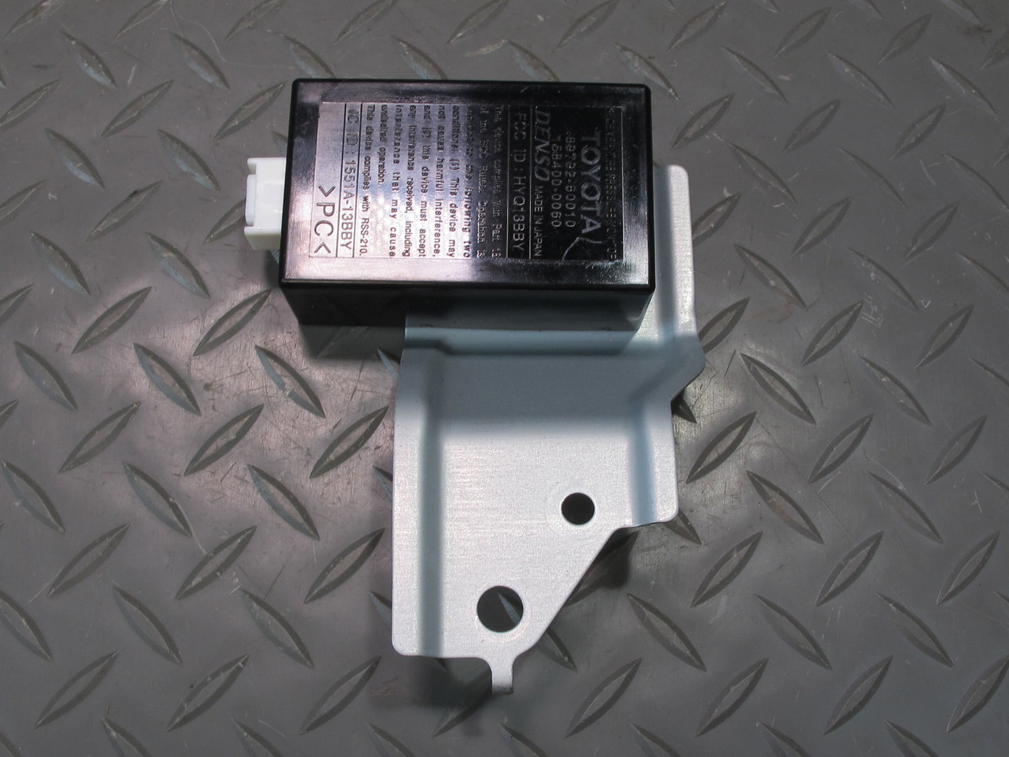 2003-2009 Lexus UZJ120L GX470 TPMS Tire Pressure Monitoring Sensor 89792-60010