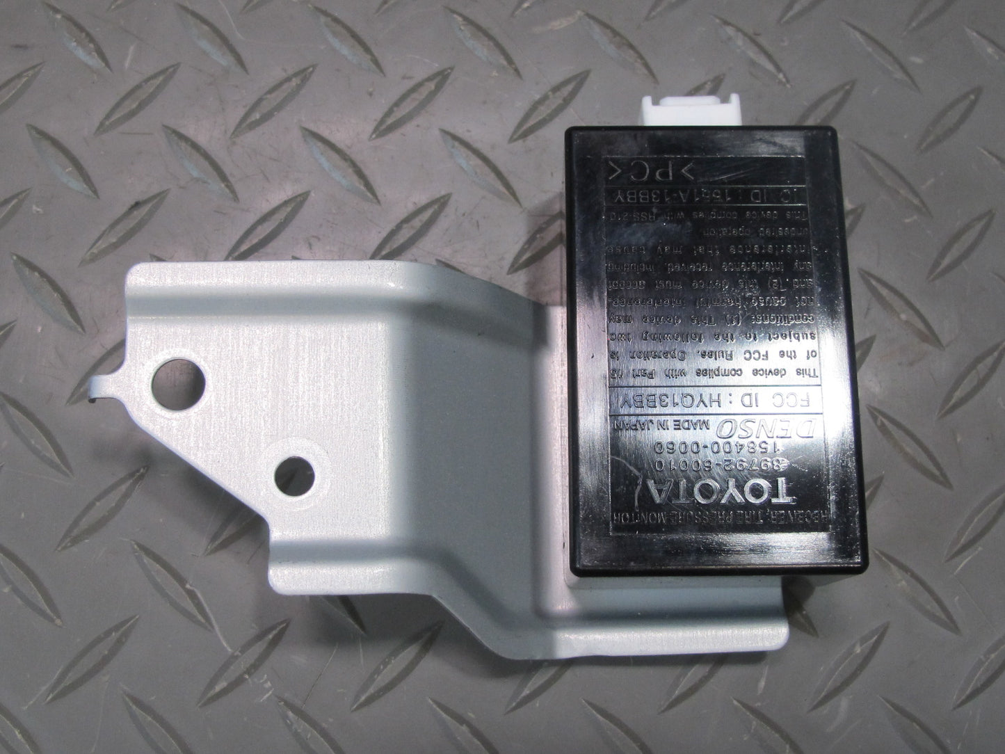 2003-2009 Lexus UZJ120L GX470 TPMS Tire Pressure Monitoring Sensor 89792-60010