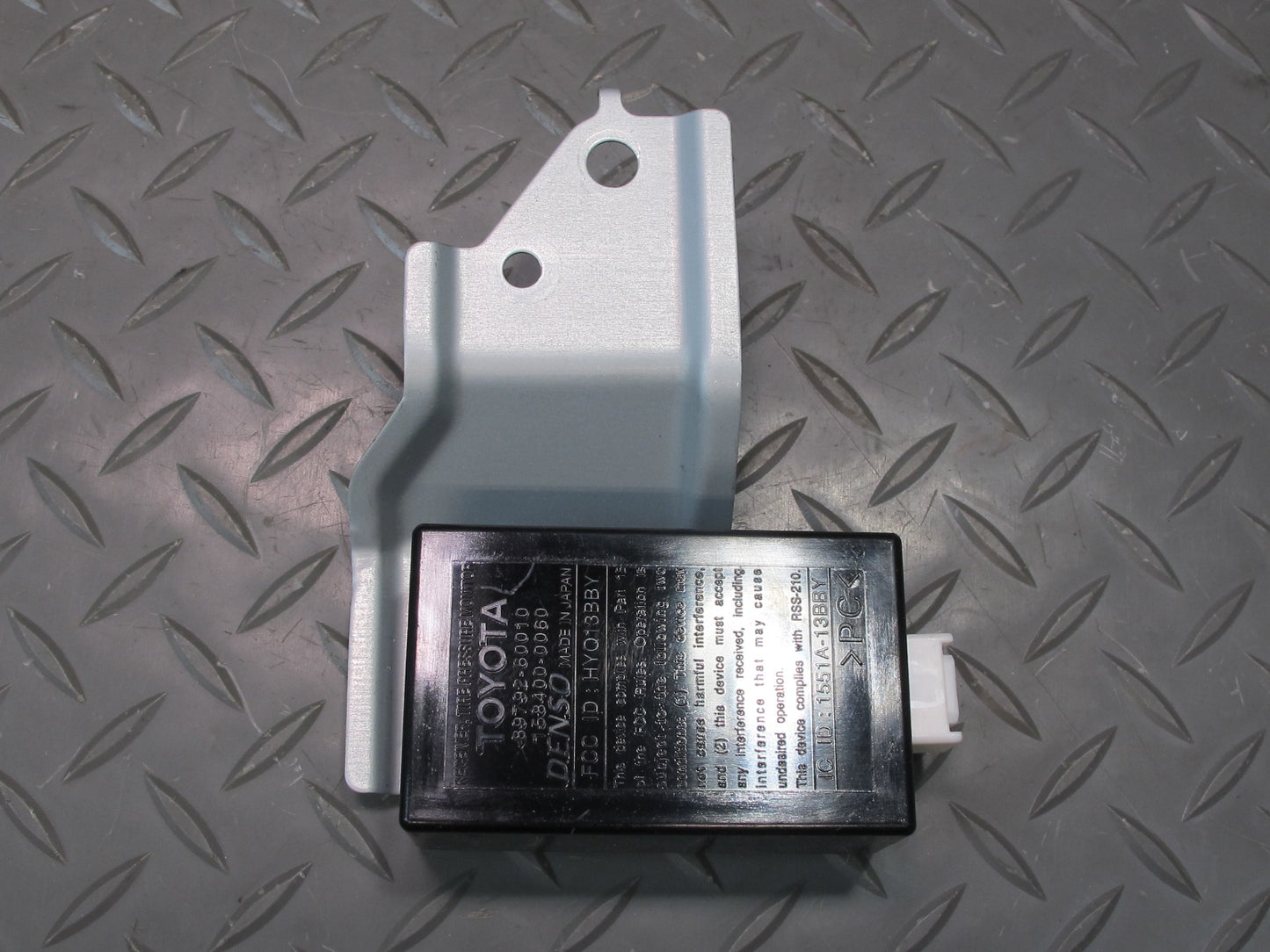 2003-2009 Lexus UZJ120L GX470 TPMS Tire Pressure Monitoring Sensor 89792-60010