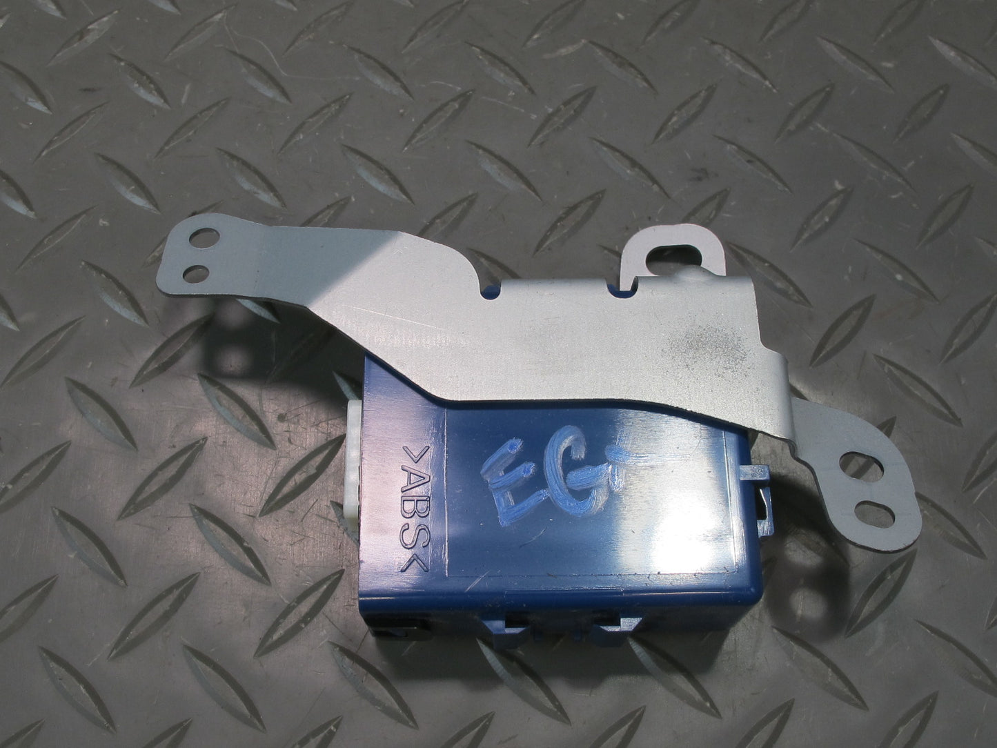 2006-2007 Lexus UZJ120L GX470 Tire Pressure Monitor Control Module 89769-60020