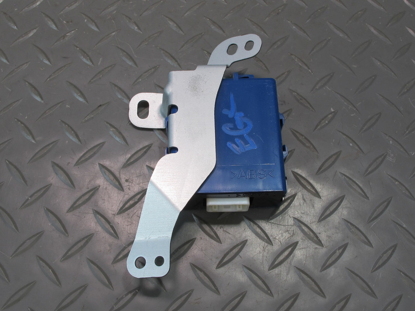 2006-2007 Lexus UZJ120L GX470 Tire Pressure Monitor Control Module 89769-60020