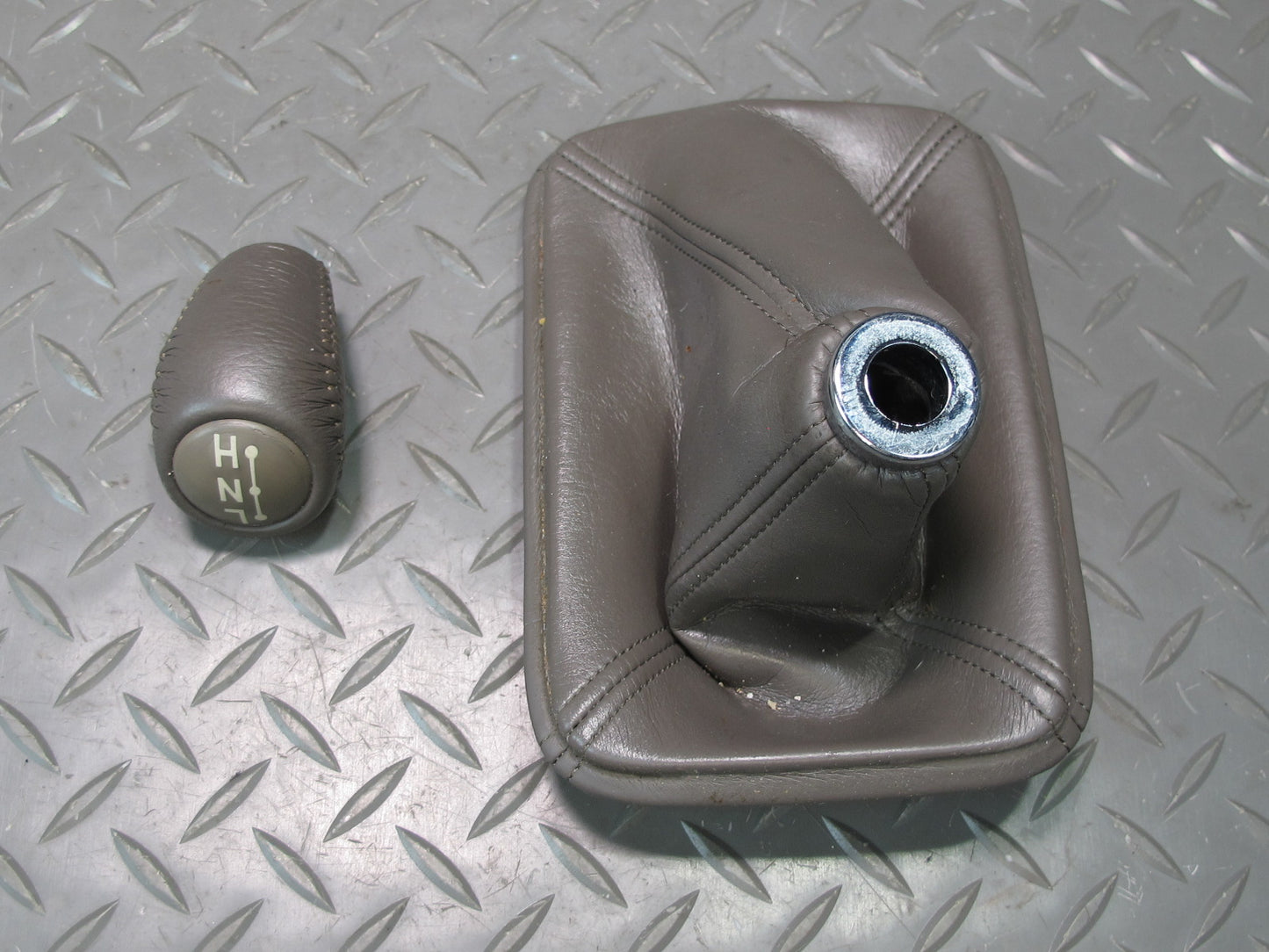 2003-2009 Lexus UZJ120L GX470 Transfer Case Shifter Knob W/ Leather Boot