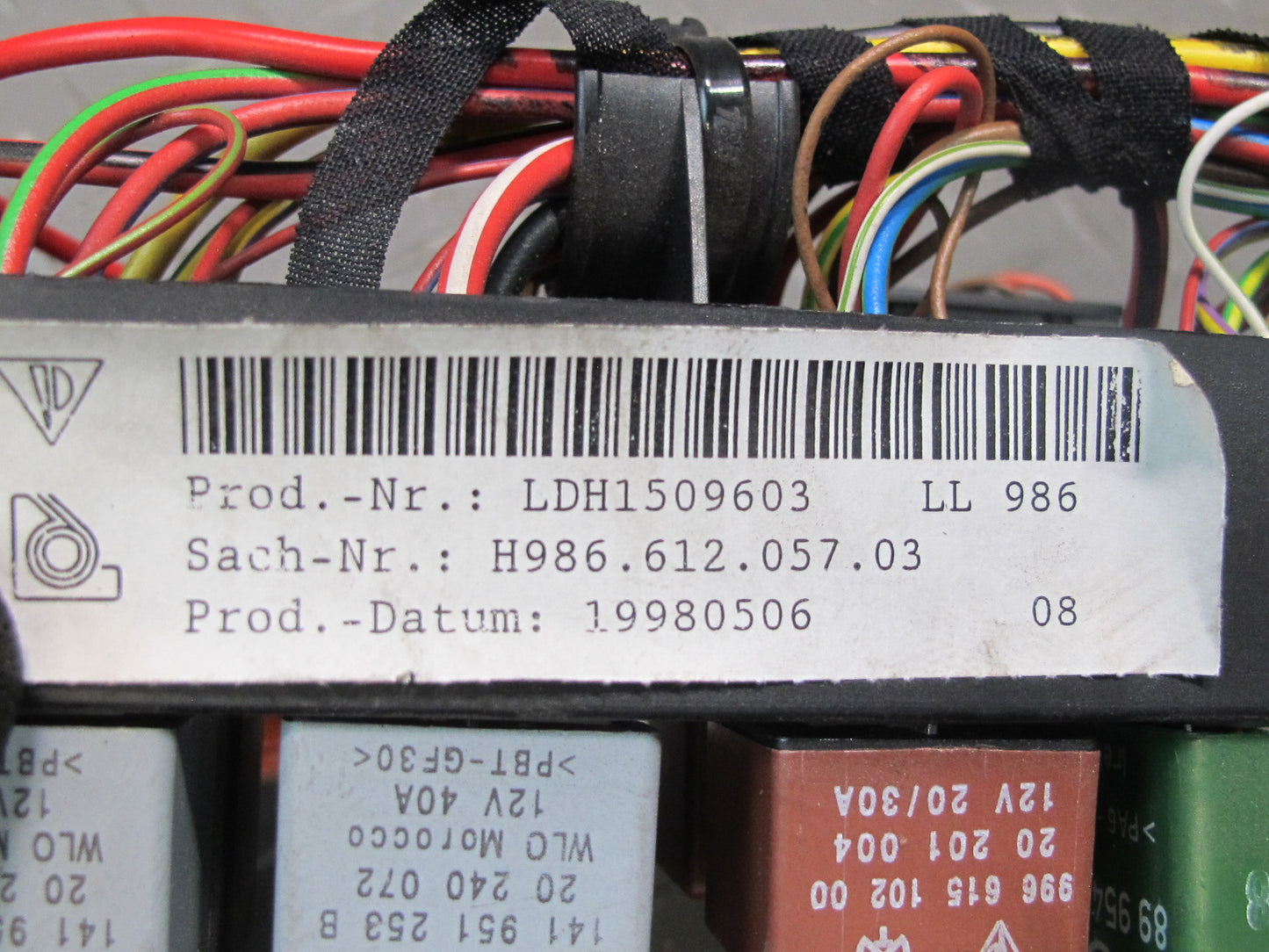 1997-2004 Porsche Boxster 986 Fuse Relay Box Module 98661205703