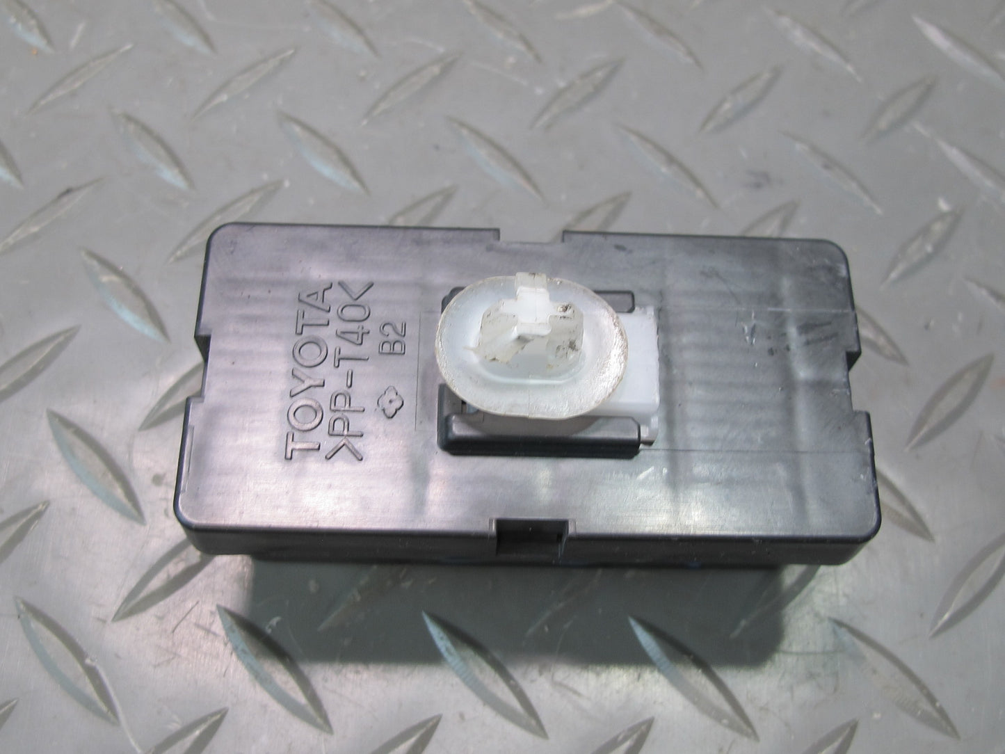 2003-2009 Lexus UZJ120L GX470 Fuse Relay Junction Block