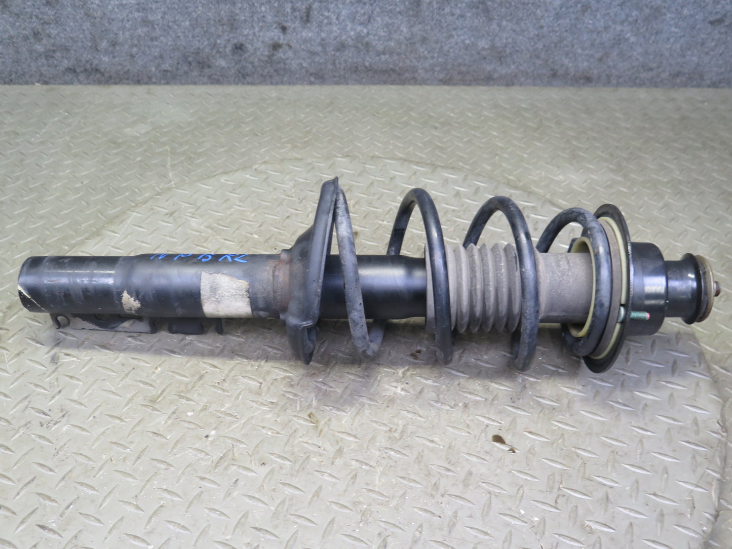 1997-2004 Porsche Boxster 986 RWD Rear Strut Shock Absorber Set of 2 72K Miles