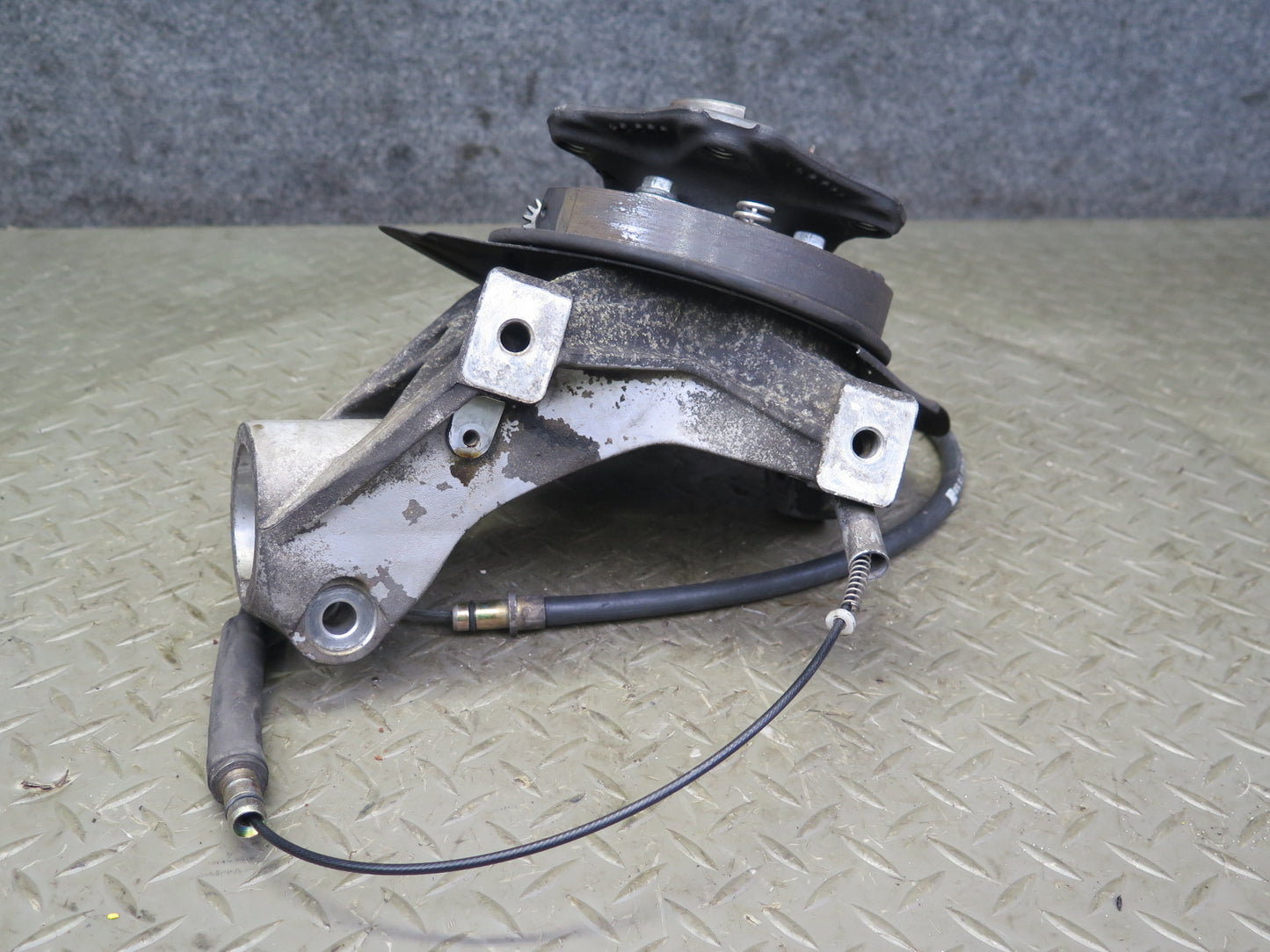 1997-2004 Porsche Boxster 986 Rear Left Spindle Knuckle Wheel Hub Bearing