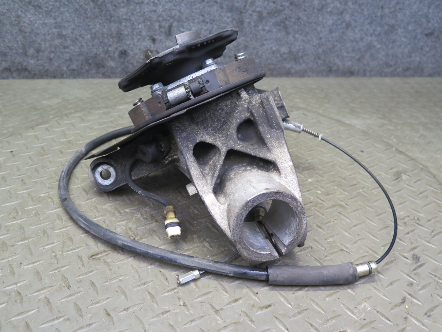 1997-2004 Porsche Boxster 986 Rear Left Spindle Knuckle Wheel Hub Bearing