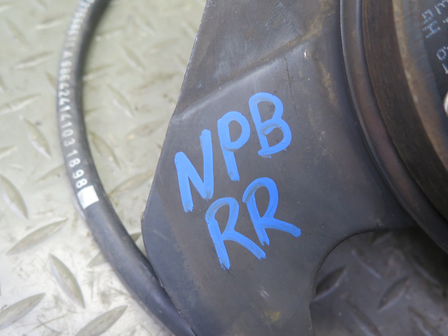 1997-2004 Porsche Boxster 986 Rear Right Spindle Knuckle Wheel Hub Bearing