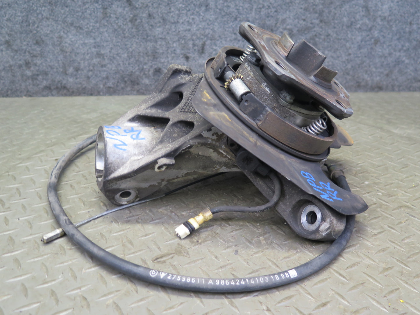 1997-2004 Porsche Boxster 986 Rear Right Spindle Knuckle Wheel Hub Bearing