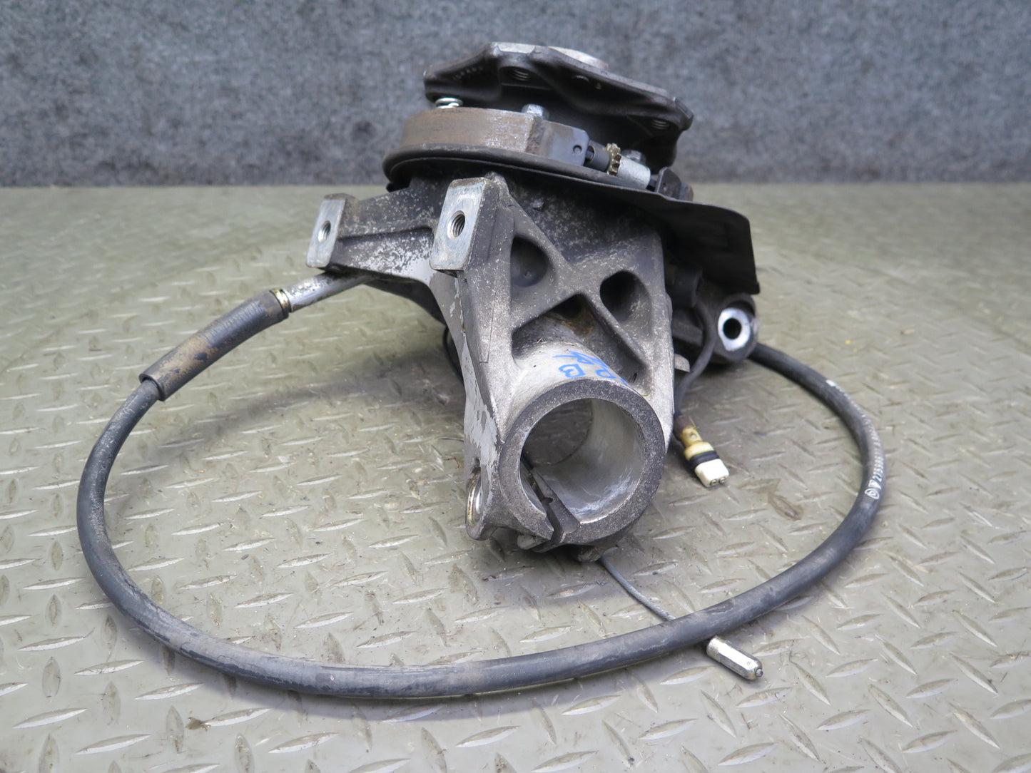 1997-2004 Porsche Boxster 986 Rear Right Spindle Knuckle Wheel Hub Bearing