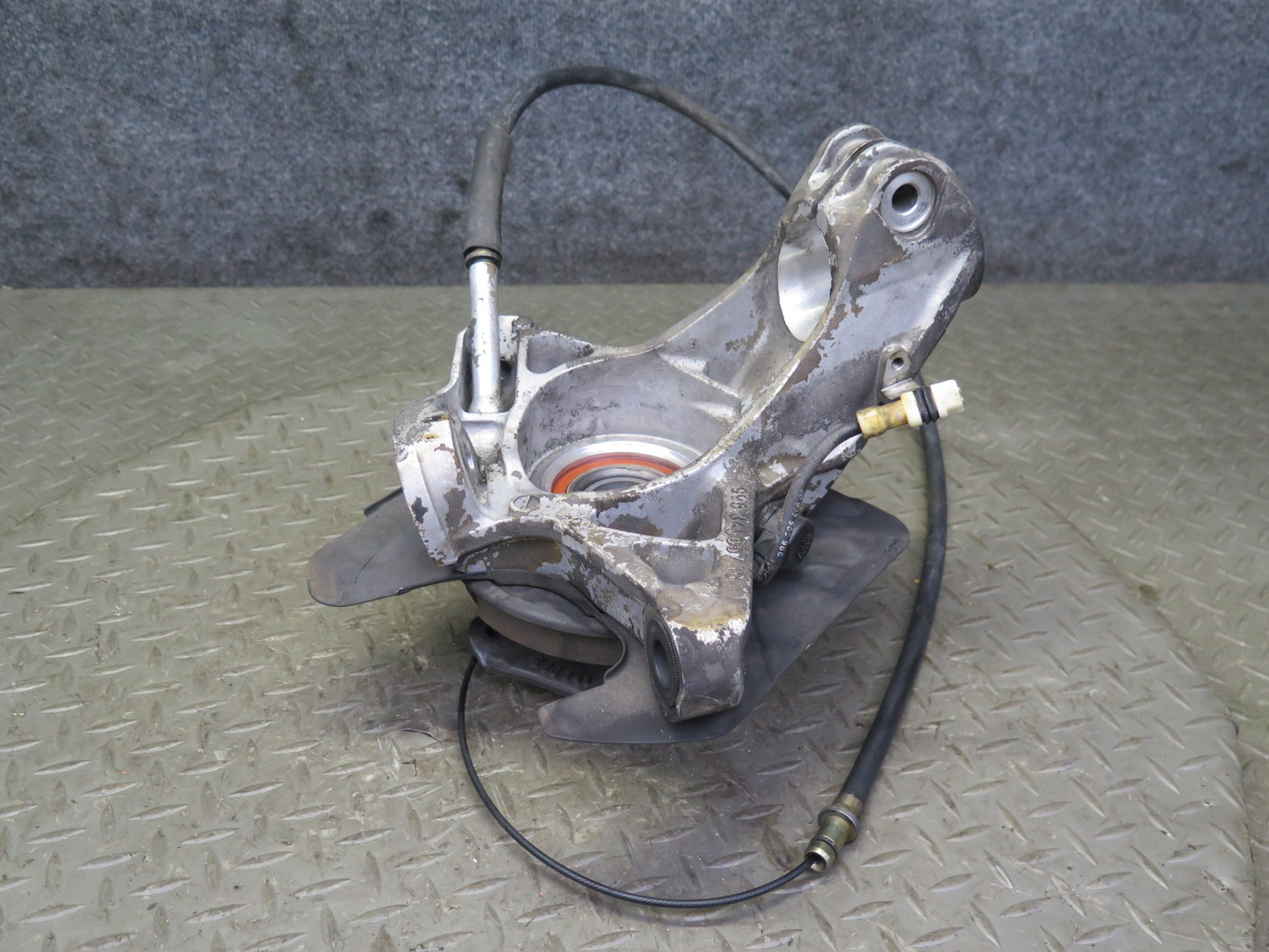 1997-2004 Porsche Boxster 986 Rear Right Spindle Knuckle Wheel Hub Bearing